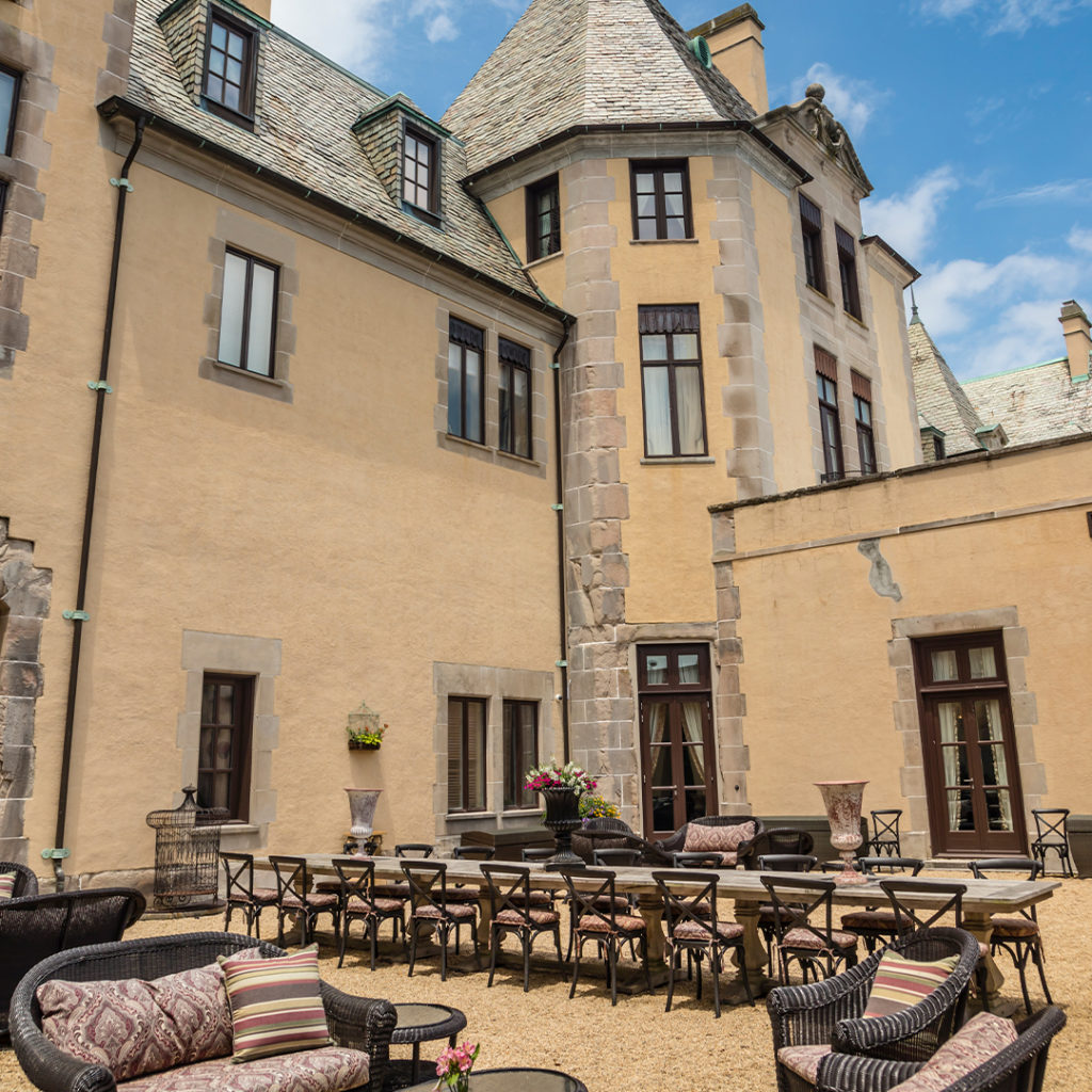 oheka castle hotel and estate outdoor setting